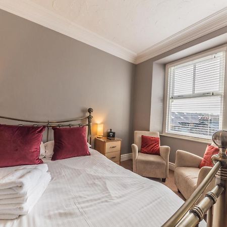 Holly-Wood Guest House Уиндермир Экстерьер фото